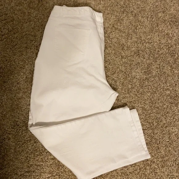 Ruby Rd. Size 16, slightly distressed White Ankle Jeans EUC - Picture 2 of 5